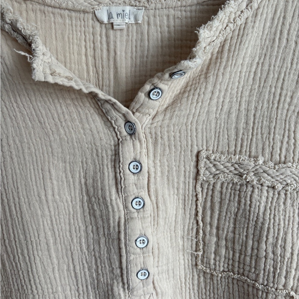 La Miel Beige Gauze Cotton Henley Short Sleeve Oversized Raw Edge Boho Top Small - Picture 3 of 5